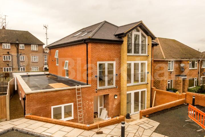 			Stunning Modern Apartment, 1 Bedroom, 1 bath, 1 reception Apartment			 Forest Walk, Muswell Hill